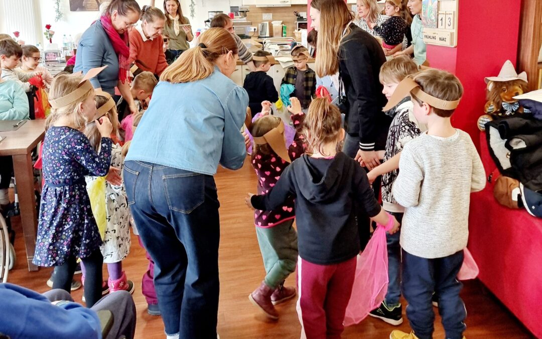 Osterlieder und Ostertänzen mit unseren Kindergärten in Trostberg