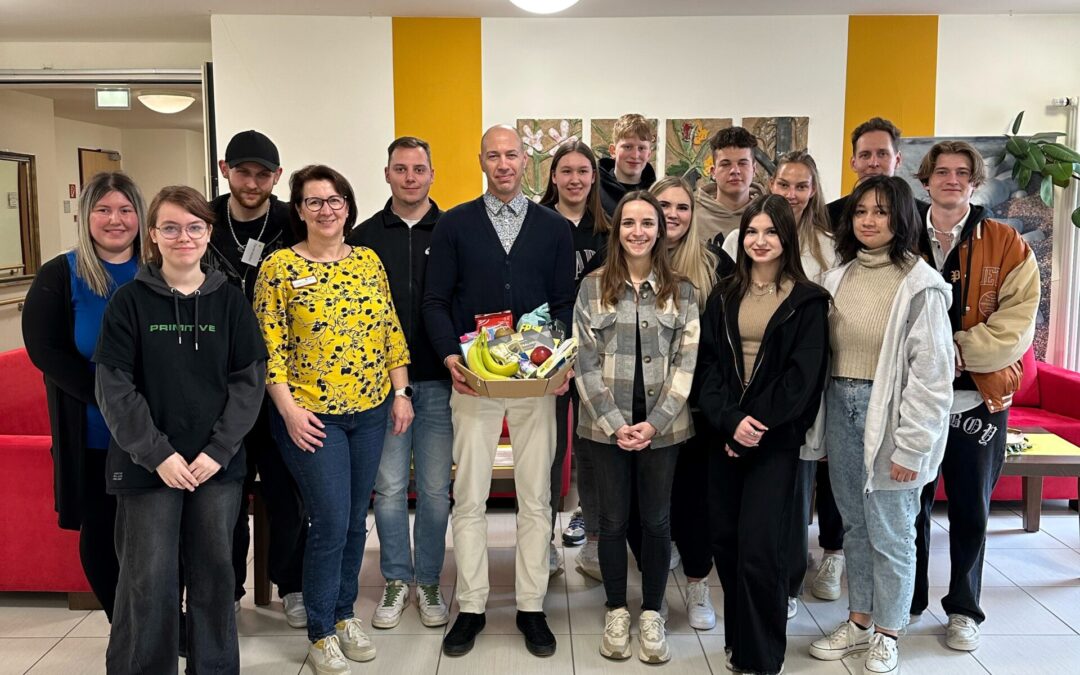 Besuch der Edeka Azubis des Logistikzentrums in Trostberg