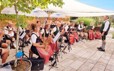 Konzert mit Weißwurstfrühstück im Kreisaltenheim Trostberg